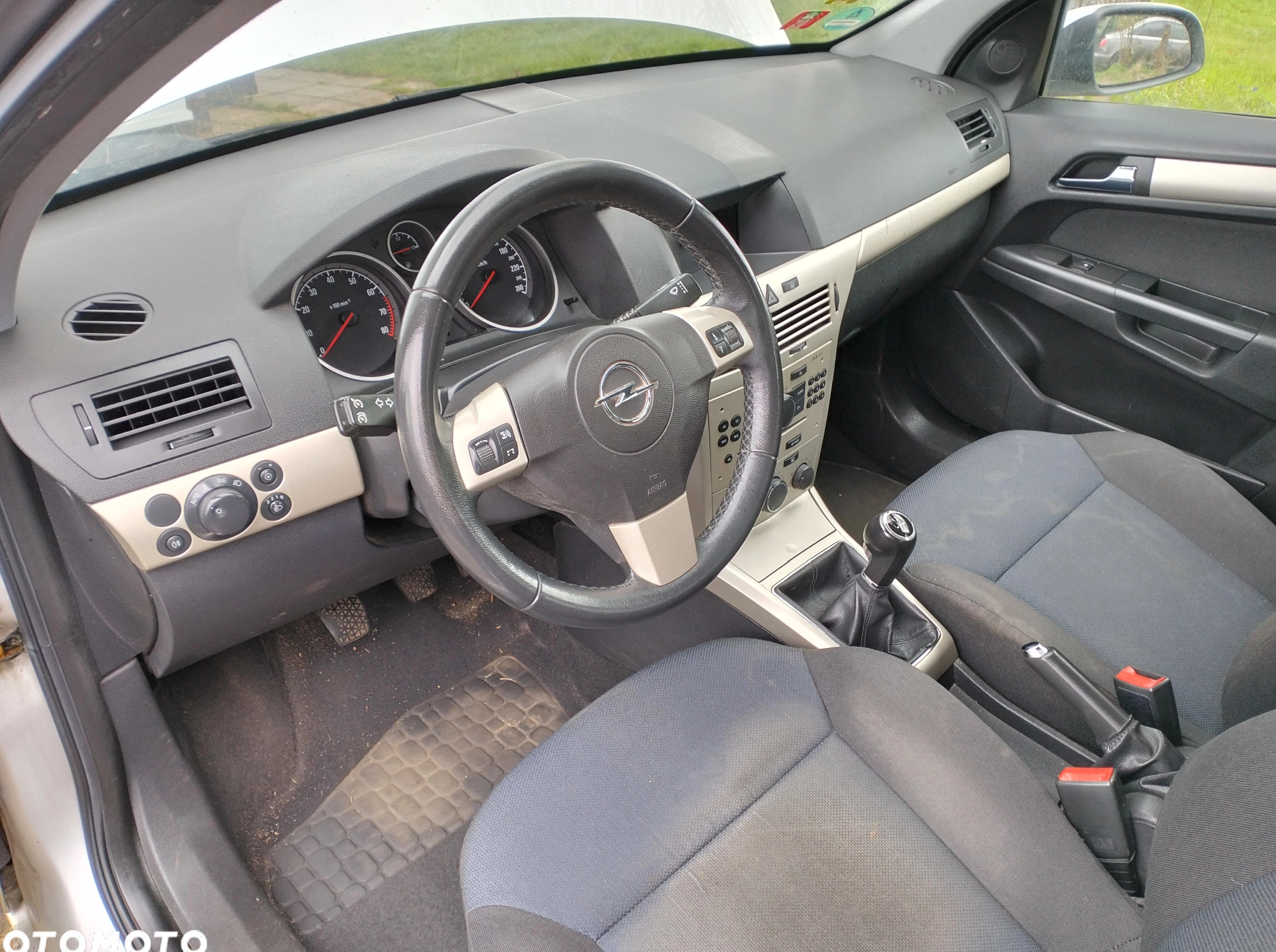 Opel Astra cena 8999 przebieg: 203100, rok produkcji 2008 z Chojnów małe 742